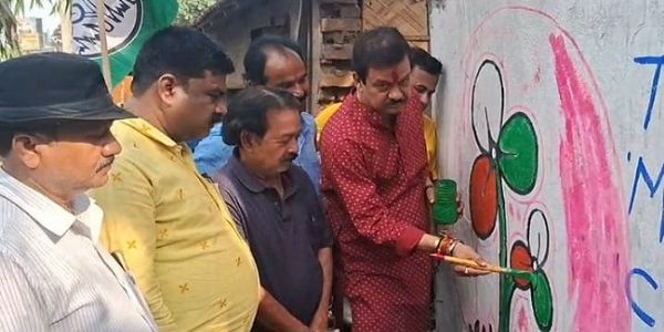 मलय घटक के अनुज ने कुल्टी विधानसभा सभा क्षेत्र में शुरू किया प्रचार