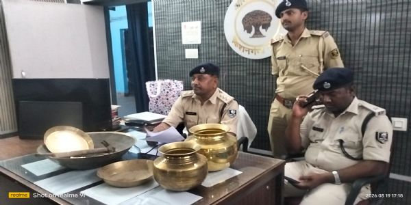 अंतरजिला चोरी गिरोह का भंडाफोड़, दो कुख्यात चोर गिरफ्तार