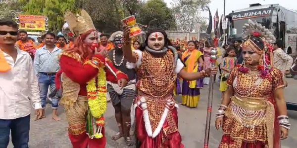 भक्ति और उल्लास के साथ मां शीतला मंदिर में कलश स्थापना, नवरात्रि की शुरुआत पर गूंजे जयकारे