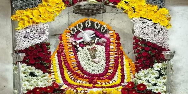 चैत्र नवरात्र शुरू: आमेर शिला माता मंदिर में घटस्थापना के बाद श्रद्धालुओं की उमड़ी भीड़