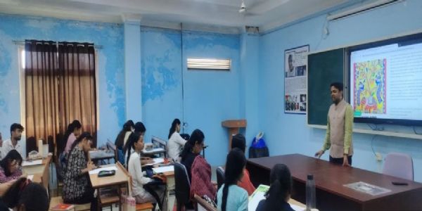 सीएसजेएमयू में ‘कलाकृति’ कार्यशाला, पारंपरिक कला से जुड़ रहे छात्र : डॉ. अंशु सिंह