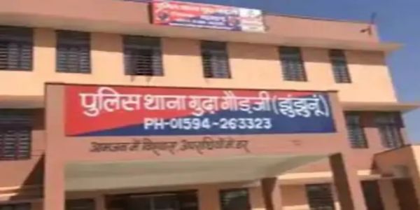 हथियार तस्कर से देशी पिस्टल और कारतूस बरामद