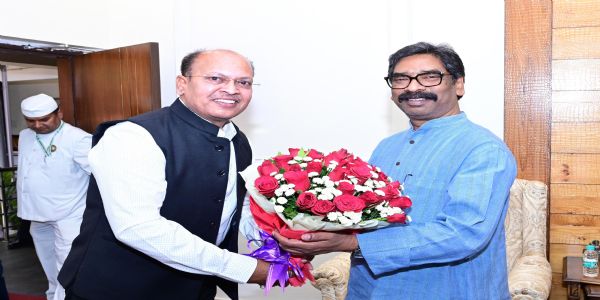 मुख्यमंत्री से डॉ श्यामा प्रसाद मुखर्जी विश्वविद्यालय के कुलपति ने की मुलाकात