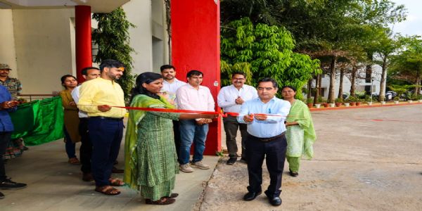 एयरपोर्ट अथॉरिटी ने किया 03 एंबुलेंस काे रवाना