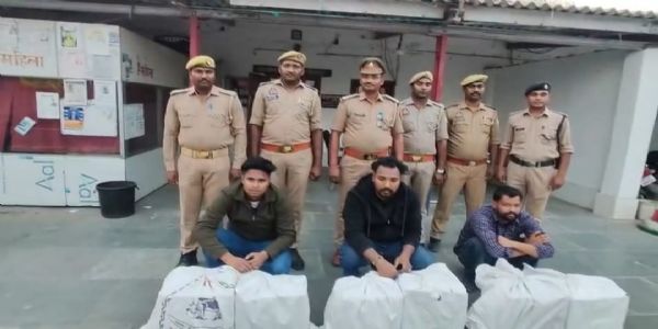 ट्रेन से 72 बोतल अवैध शराब बरामद, पंजाब के तीन तस्कर गिरफ्तार