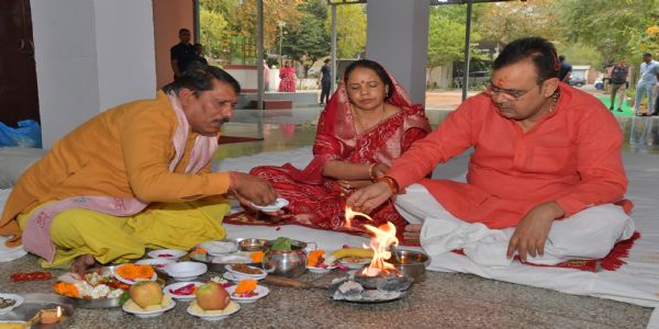 चैत्र नवरात्र पर मुख्यमंत्री ने की पूजा, प्रदेश की खुशहाली की कामना