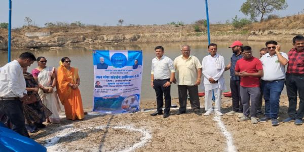 अमृत सरोवर में जल गंगा संवर्धन अभियान का शुभारंभ.