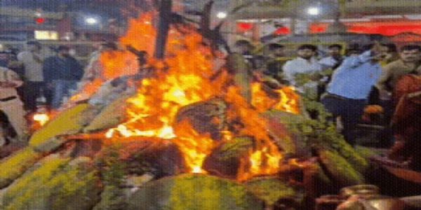 महाकाल मंदिर में हुआ होलिका दहन महाकाल मंदिर में हुआ होलिका दहन