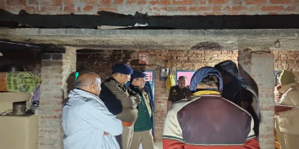 उप्र में संपत्ति के विवाद में बेटे ने की मां-पिता, बहन और दादी की हत्या