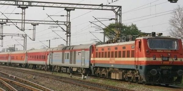 होली पर्व पर उप्र और बिहार के लिए विशेष ट्रेनों का संचालन