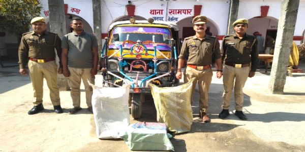 देवरिया: पुलिस ने अवैध देशी शराब के साथ एक आरोपित काे किया गिरफ्तार