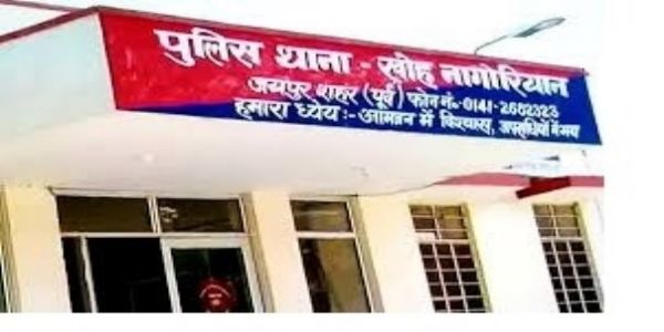 जेल में बंद रिटायर्ड चीफ इंजीनियर की पत्नी की 8वीं मंजिल से गिरने से मौत