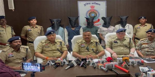 लुटेरा गिरोह का भंडाफोड़, एक नाबालिग सहित छह आरोपित गिरफ्तार