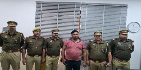 फायरिंग और अधेड़ को कुचलने की कोशिश का आरोपित 25 हजार का इनामी हिस्ट्रीशीटर गिरफ्तार