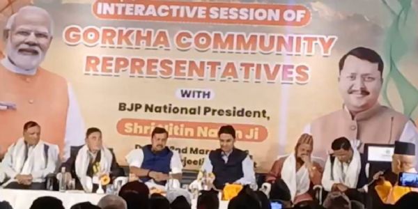 फिर गरमाया गोरखालैंड का मुद्दा, नितिन नवीन से मिले गोरखा नेता
