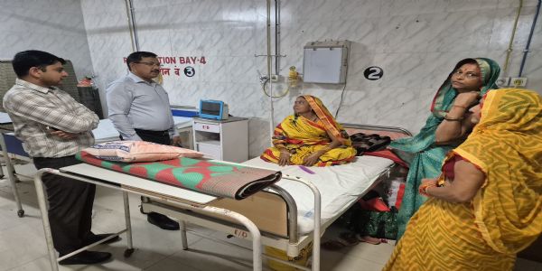 होली पर्व पर व्यवस्थाएं देखने राजकीय मेडिकल कॉलेज पहुंचे जिलाधिकारी