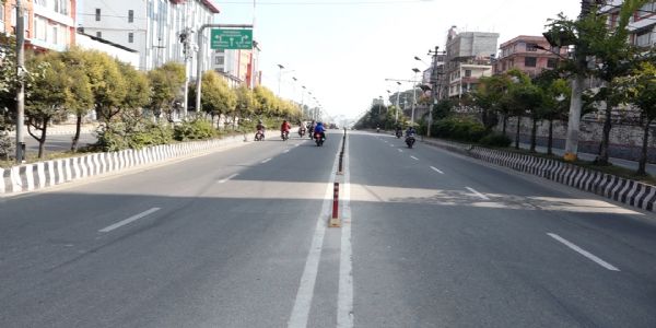 काठमांडू की सुनसान पड़ी सदके काठमांडू की सुनसान पड़ी सदके