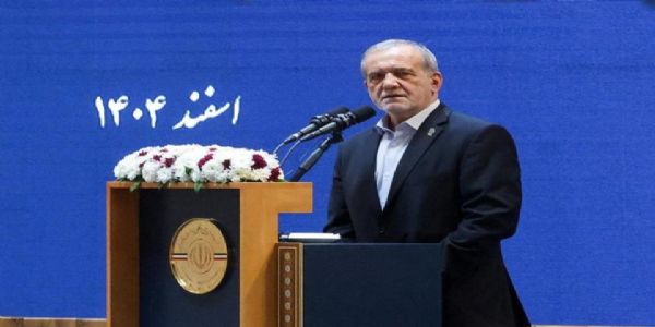 ईरान के नवनिर्वाचित राष्ट्रपति मसूद पेज़ेश्कियन ने सुप्रीम लीडर अली खामेनेई की मौत के बाद पहली बार राष्ट्र को संबोधित करते हुए