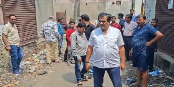 युवक की गला रेतकर हत्या, जांच में जुटी पुलिस