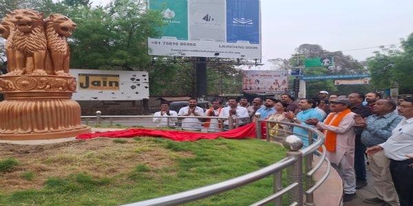 कोरबा शहर सौंदर्यीकरण के तहत तानसेन चौक में अशोक स्तंभ का लोकार्पण