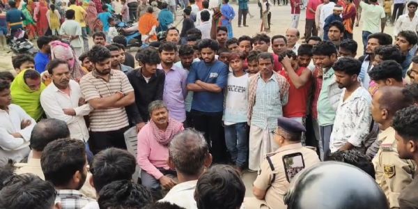 डगरुआ में दरिंदगी के बाद बवाल, 18 वर्षीय युवती की कथित सामूहिक दुष्कर्म के बाद हत्या, NH-31 जाम