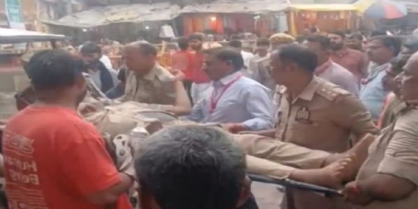 विंध्यवासिनी धाम में नवरात्र ड्यूटी कर रहे दरोगा की बिगड़ी तबीयत, अस्पताल में भर्ती