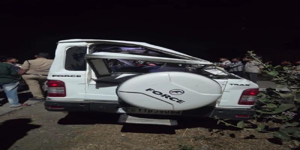 कोरबा : अनियंत्रित होकर पलटा दुल्हन को ले जा रहा वाहन, बच्ची की मौत, कई घायल