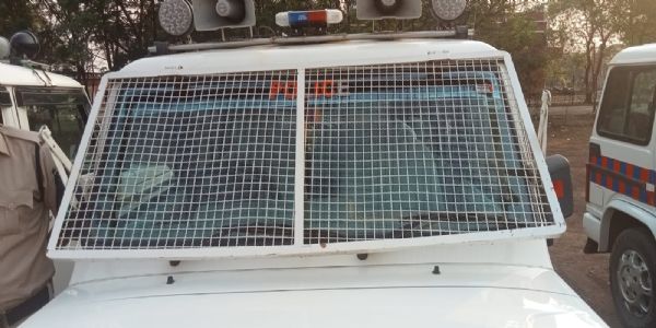 जांजगीर-चांपा में पुलिस की नई पहल : 10 वाहनों में लगी लोहे की जाली, पथराव और भीड़ से मिलेगा बेहतर सुरक्षा कवच