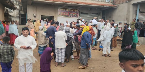 वज्रपात से एक महिला की मौत, दो घायल