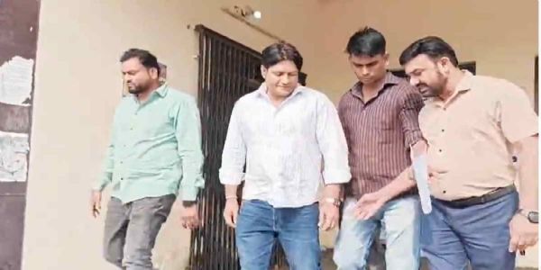 जांजगीर में एसीबी की बड़ी कार्रवाई, 35 हजार रुपये रिश्वत लेते तीन अधिकारी रंगे हाथ गिरफ्तार