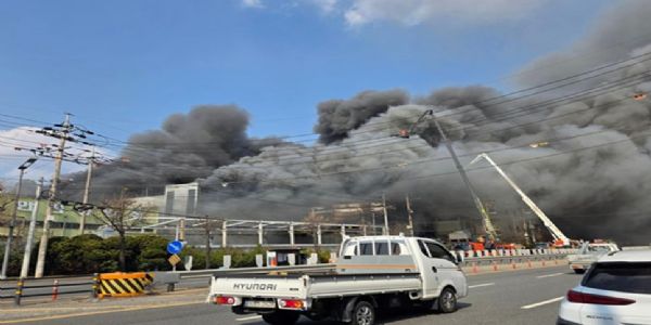 दक्षिण कोरिया में कार के पुर्जों के कारखाने में लगी आग, 50 लोग झुलसे