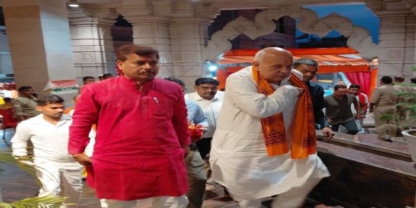 विंध्य धाम पहुंचे कृषि मंत्री, बोले—मां के आशीर्वाद से और मजबूत होगा विकास का अभियान