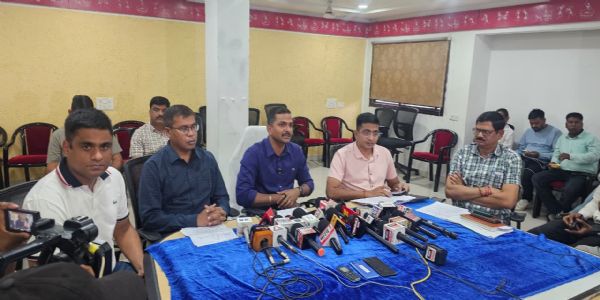 फर्जी कॉल सेंटर का पर्दाफाश: दिल्ली का अंतरराज्यीय ठग गिरोह गिरफ्तार