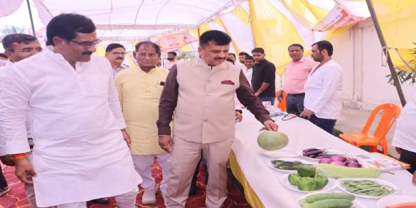 सरकार के 09 वर्ष पूर्ण होने पर प्रदर्शनी व सांस्कृतिक कार्यक्रम, उपलब्धियों का किया गया प्रदर्शन