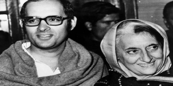देश में आपातकाल थोपने का जिम्मेदार इंदिरा गांधी और उनके पुत्र संजय गांधी को दिया जाता है। फोटो - इंटरनेट मीजिया