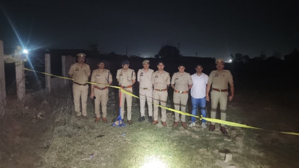 मौके पर पुलिस टीम