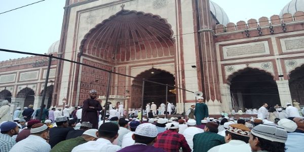 ऐतिहासिक शाहजहानी जामा मस्जिद में