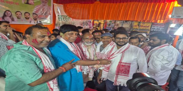 शिविर लगाकर सरहुल शोभायात्रा का किया गया स्वागत