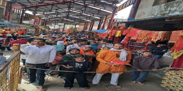 तीसरे नवरात्र पर मंदिर त्रिलोकपुर पहुंचे 24 हजार श्रद्धालु