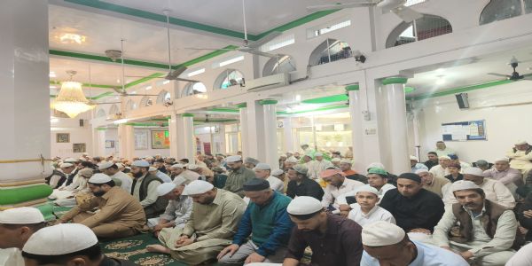जामा मस्जिद नाहन में अता की गई ईद की नमाज