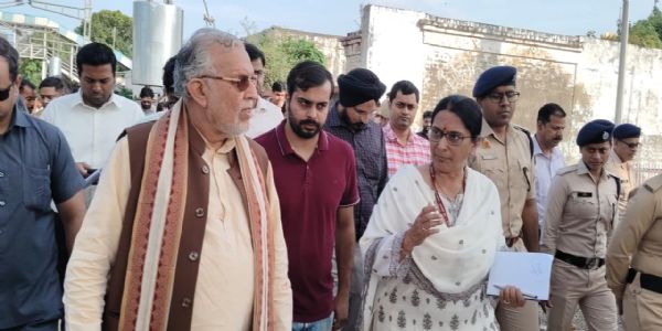 वित्त एवं संसदीय कार्य मंत्री सुरेश खन्ना ने शाहजहांपुर रेलवे स्टेशन का किया निरीक्षण