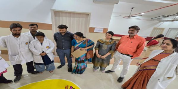 एमबीबीएस छात्रों ने 