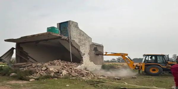 पलवल: 29 एकड़ में बनी आठ कॉलोनियां ध्वस्त, डीटीपी की कार्रवाई
