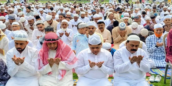 ईदगाह और मस्जिदों में शांतिपूर्ण तरीके से अदा की गई ईद की नमाज