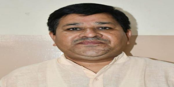 मनमानी फीस और पाठ्यपुस्तकों की खरीद पर रोक लगाने की पहल सराहनीय : अजय राय