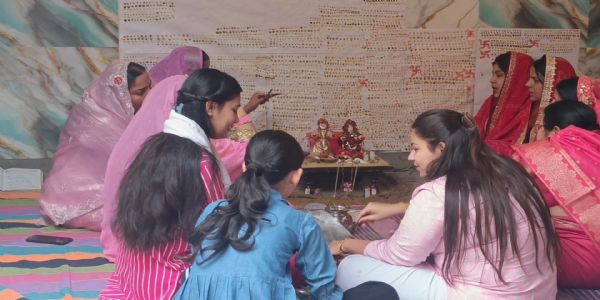 ईसर-गणगौर महोत्सव: गोर-गोर गोमती के स्वर से गूंजी जयपुर की गलियां