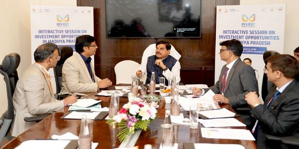 मप्र के मुख्यमंत्री ने राजस्थान के उद्योगपतियों के साथ की वन-टू-वन चर्चा