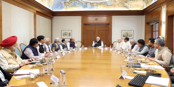 उच्च स्तरीय समीक्षा बैठक करते प्रधानमंत्री उच्च स्तरीय समीक्षा बैठक करते प्रधानमंत्री