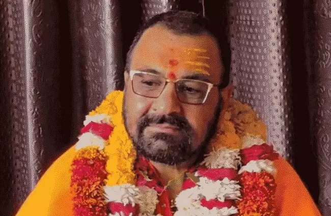 महानिर्वाणी अखाड़े के सचिव रविंद्र पुरी