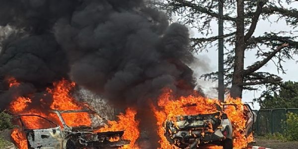 हिजबुल्लाह ने उत्तरी इजराइल में दागीं मिसाइलें, दो कारों में लगी आग, एक व्यक्ति की मौत